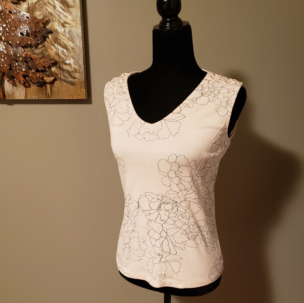 EUC - Sleeveless top Size XS